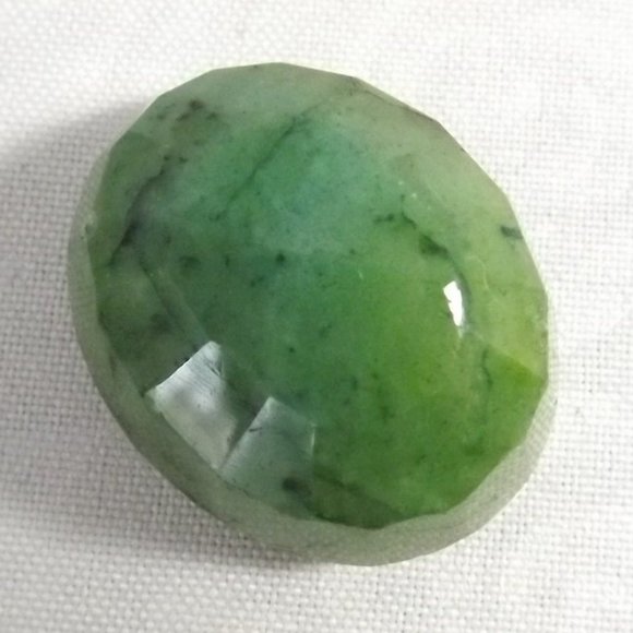 Natural Green Faceted Emerald Gemstone 80.05 ct. and 16 Grams - Picture 4 of 7